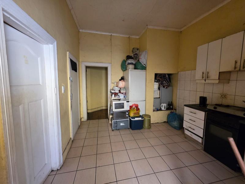 7 Bedroom Property for Sale in Maitland Western Cape